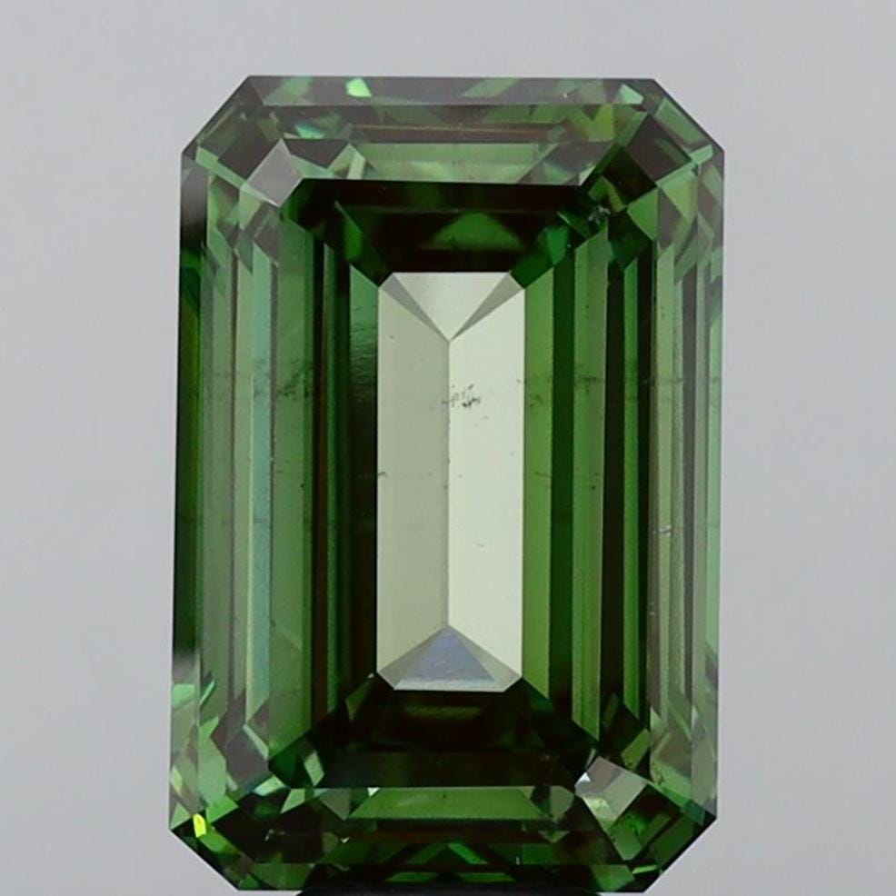 10 CT Green Emerald Cut Lab Grown Diamond